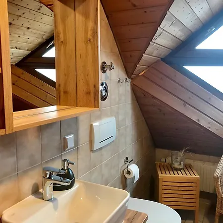 Niedan - Gemuetlich Im 2 Og Mit Balkon Und Tiefgaragenstellplatz