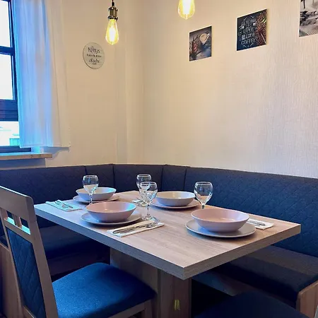 Apartment Niedan - Gemuetlich Im 2 Og Mit Balkon Und Tiefgaragenstellplatz