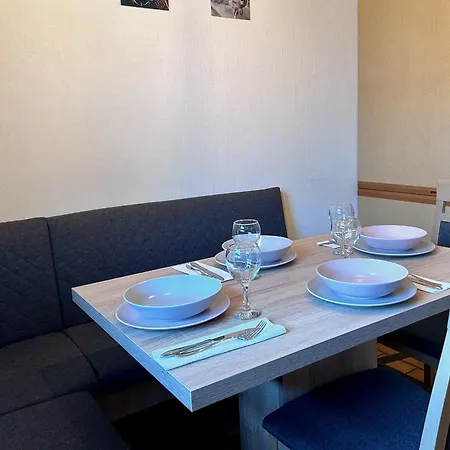 Apartment Niedan - Gemuetlich Im 2 Og Mit Balkon Und Tiefgaragenstellplatz *